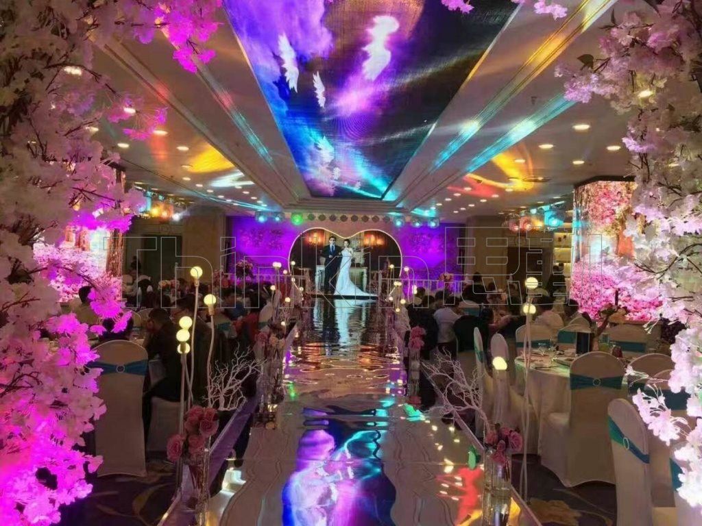 舞臺(tái)天幕LED異型顯示屏案例